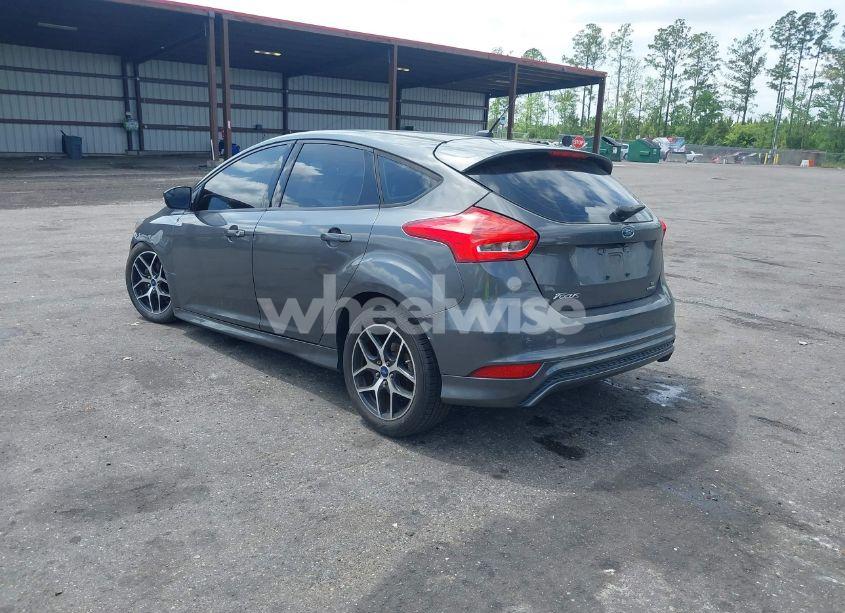 Photo 3 of 2016 Ford Focus SE (VIN 1FADP3K20GL355746)