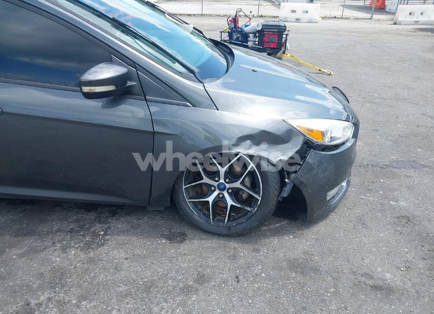 Photo 6 of 2016 Ford Focus SE (VIN 1FADP3K20GL355746)
