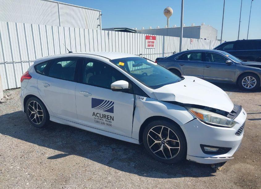 Photo 13 of 2016 Ford Focus SE (VIN 1FADP3K20GL369047)