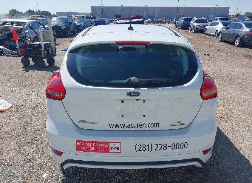 Photo 16 of 2016 Ford Focus SE (VIN 1FADP3K20GL369047)