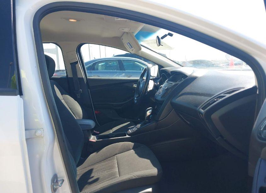 Photo 5 of 2016 Ford Focus SE (VIN 1FADP3K20GL369047)