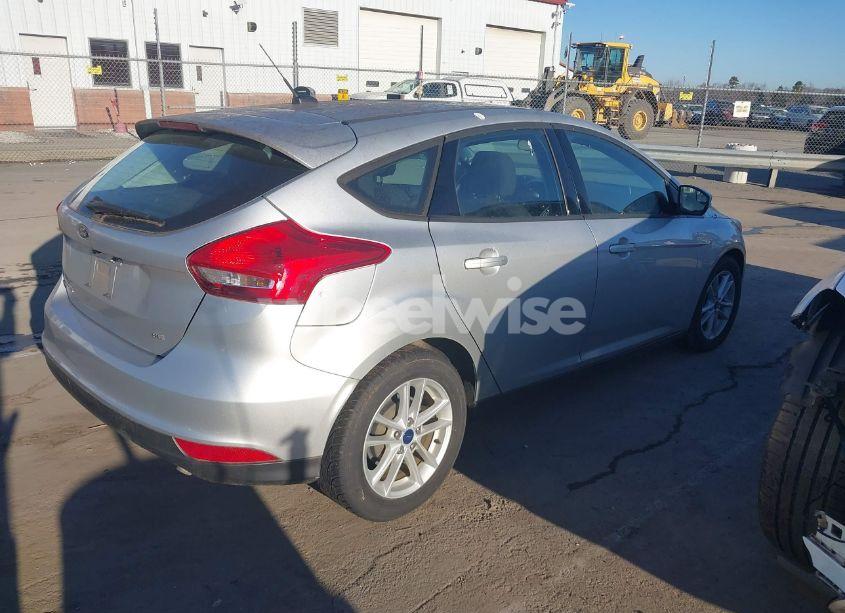Photo 4 of 2017 Ford Focus SE (VIN 1FADP3K20HL231428)