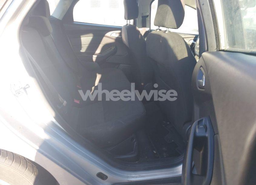 Photo 8 of 2017 Ford Focus SE (VIN 1FADP3K20HL231428)