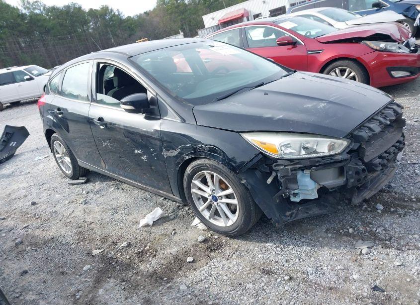 2017 Ford Focus SE (VIN 1FADP3K20HL251534) main photo