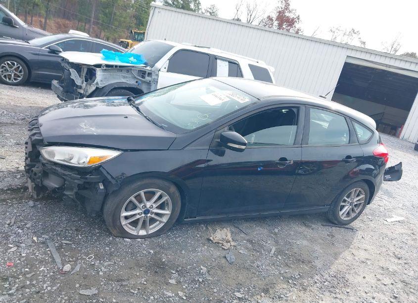 Photo 13 of 2017 Ford Focus SE (VIN 1FADP3K20HL251534)