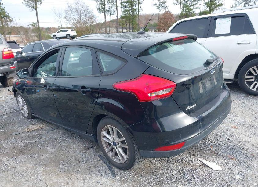 Photo 3 of 2017 Ford Focus SE (VIN 1FADP3K20HL251534)