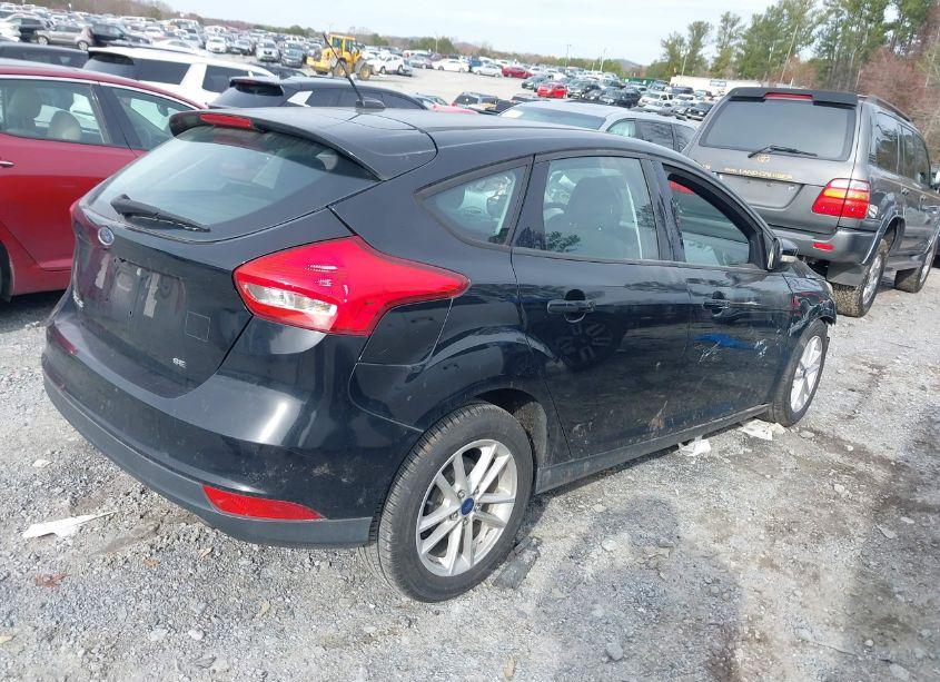 Photo 4 of 2017 Ford Focus SE (VIN 1FADP3K20HL251534)