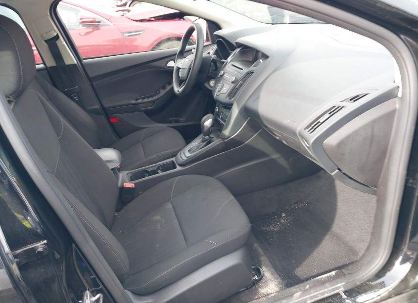 Photo 5 of 2017 Ford Focus SE (VIN 1FADP3K20HL251534)
