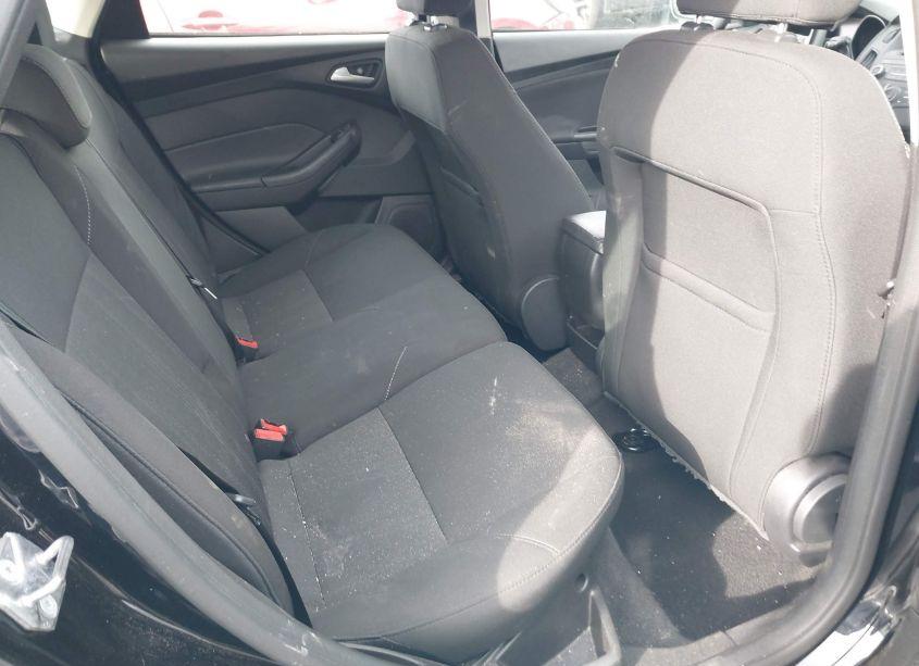 Photo 8 of 2017 Ford Focus SE (VIN 1FADP3K20HL251534)