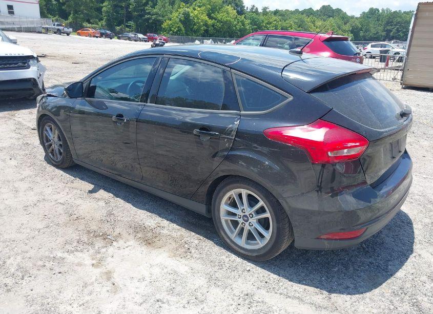 Photo 3 of 2017 Ford Focus SE (VIN 1FADP3K20HL289247)