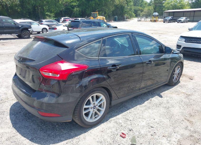 Photo 4 of 2017 Ford Focus SE (VIN 1FADP3K20HL289247)
