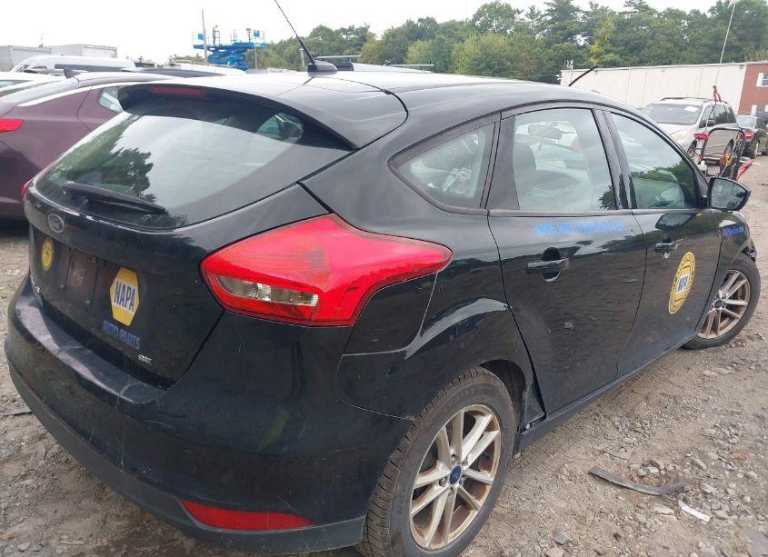 Photo 4 of 2017 Ford Focus SE (VIN 1FADP3K20HL335076)