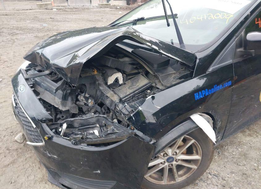 Photo 6 of 2017 Ford Focus SE (VIN 1FADP3K20HL335076)