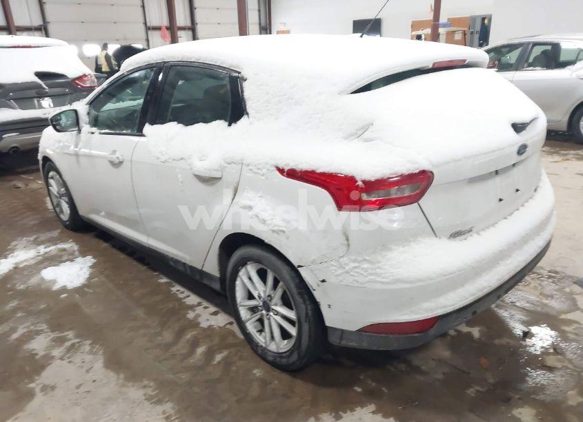 Photo 3 of 2018 Ford Focus SE (VIN 1FADP3K20JL242001)