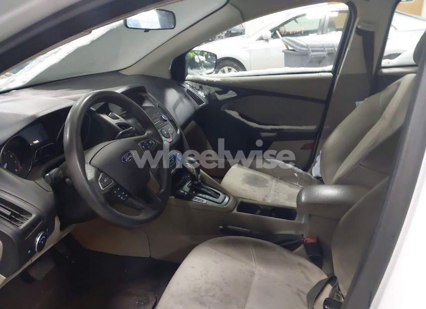 Photo 5 of 2018 Ford Focus SE (VIN 1FADP3K20JL242001)