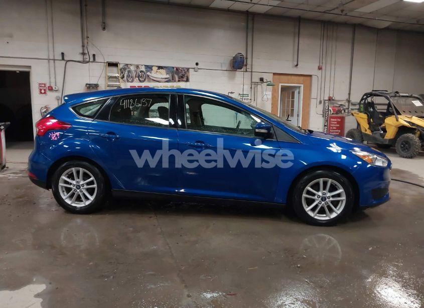Photo 13 of 2018 Ford Focus SE (VIN 1FADP3K20JL254441)