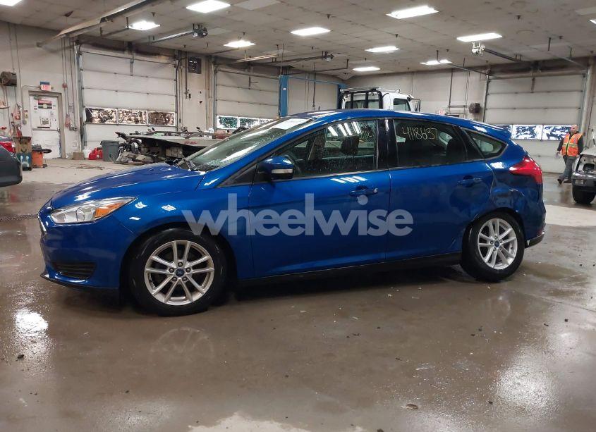 Photo 14 of 2018 Ford Focus SE (VIN 1FADP3K20JL254441)