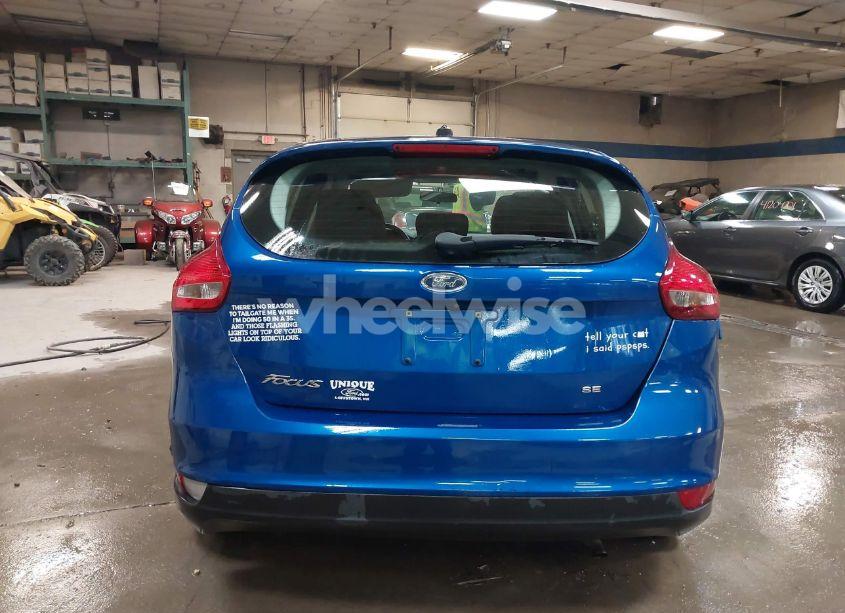 Photo 16 of 2018 Ford Focus SE (VIN 1FADP3K20JL254441)