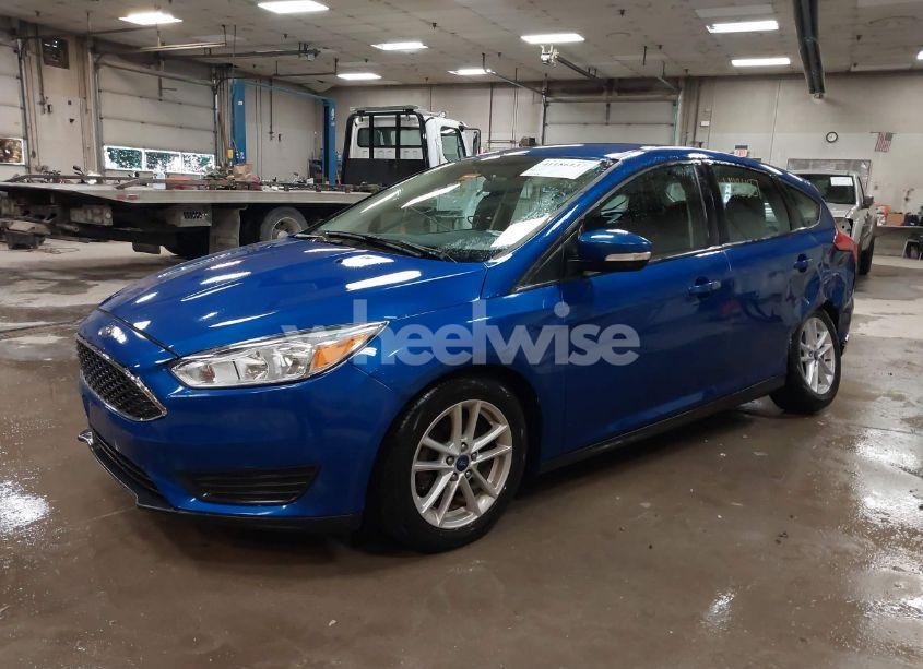 Photo 2 of 2018 Ford Focus SE (VIN 1FADP3K20JL254441)