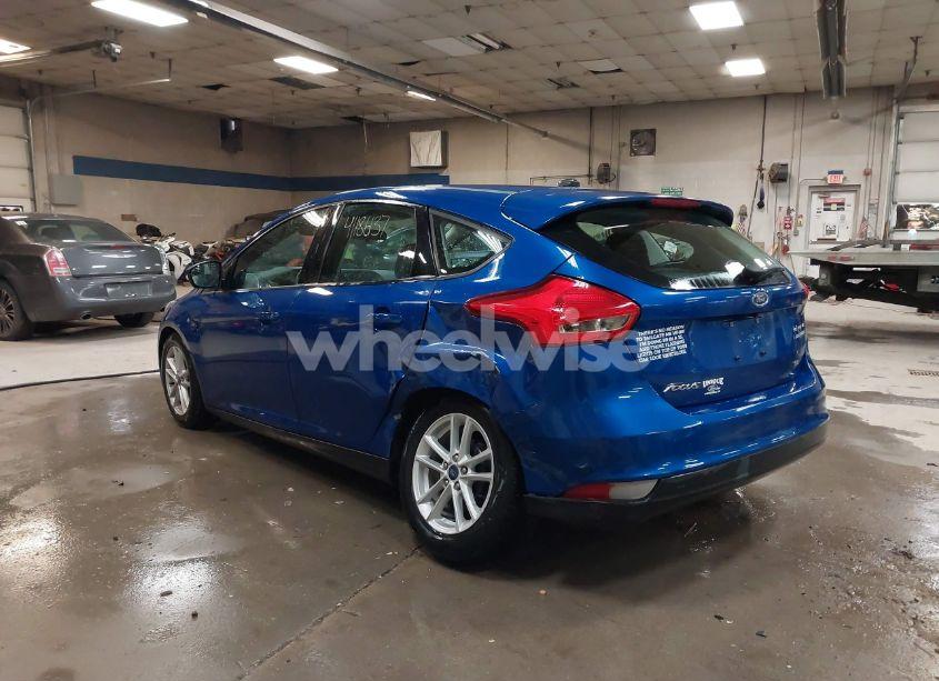 Photo 3 of 2018 Ford Focus SE (VIN 1FADP3K20JL254441)