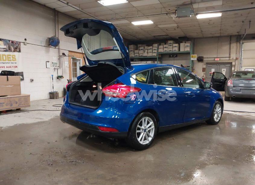 Photo 4 of 2018 Ford Focus SE (VIN 1FADP3K20JL254441)