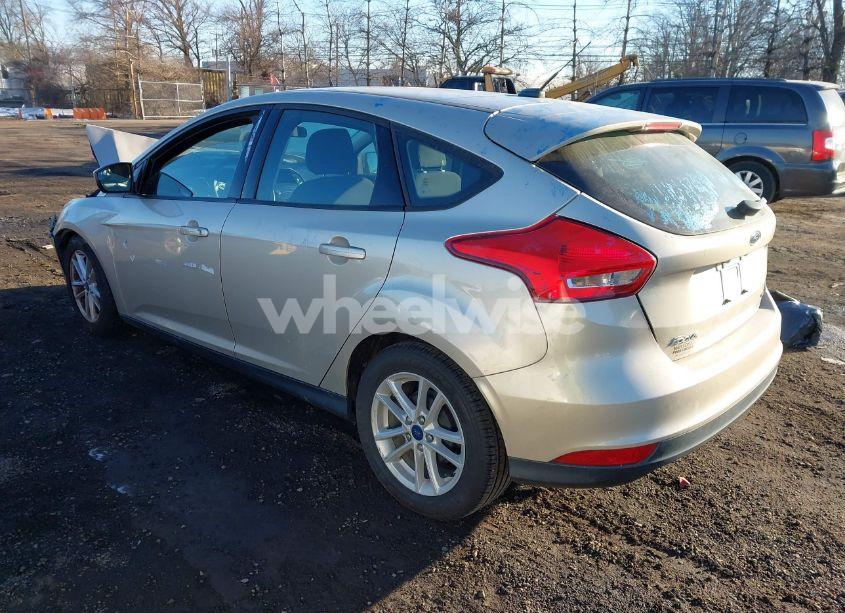 Photo 3 of 2018 Ford Focus SE (VIN 1FADP3K20JL263902)