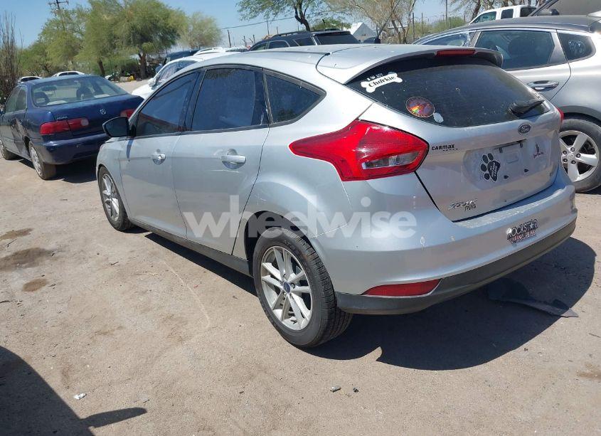 Photo 3 of 2018 Ford Focus SE (VIN 1FADP3K20JL270767)