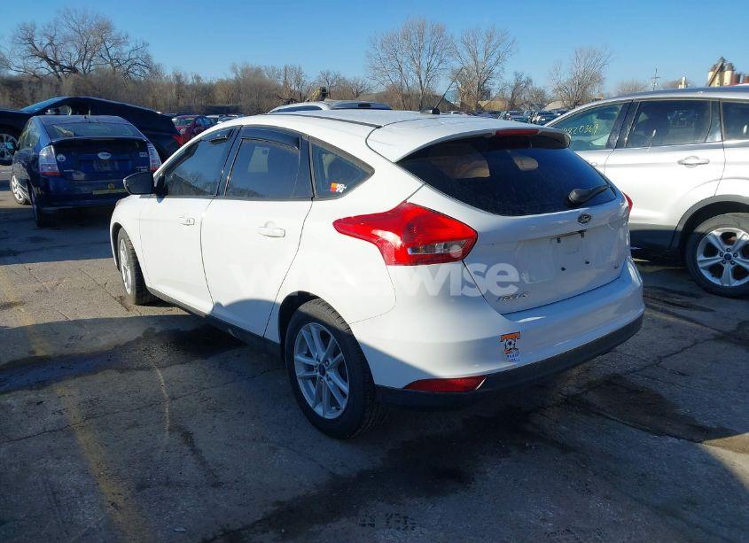 Photo 3 of 2018 Ford Focus SE (VIN 1FADP3K20JL283549)