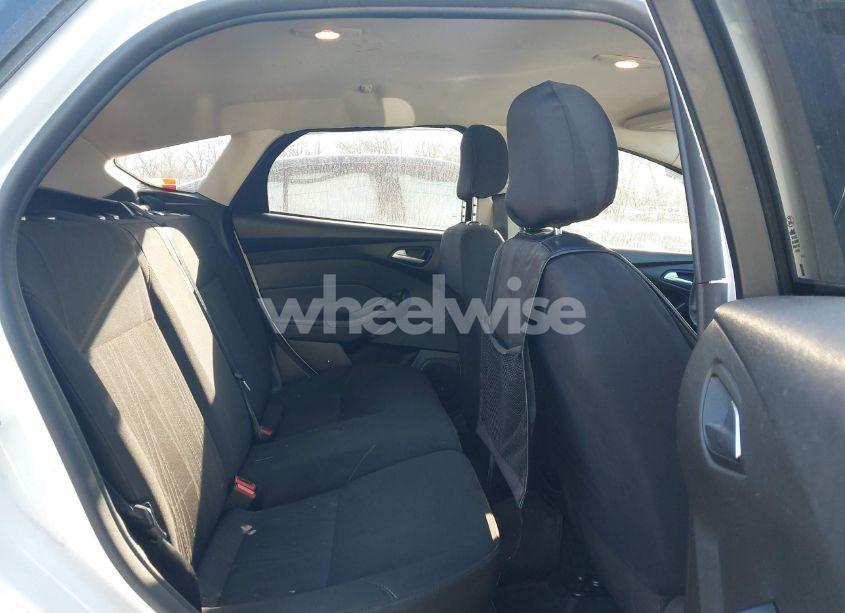 Photo 8 of 2018 Ford Focus SE (VIN 1FADP3K20JL283549)