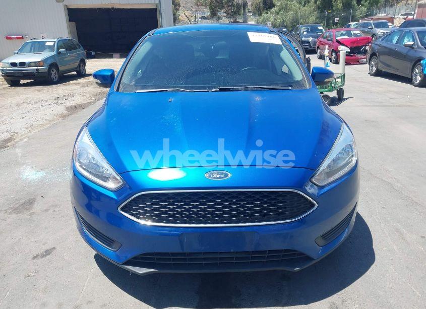 Photo 12 of 2018 Ford Focus SE (VIN 1FADP3K20JL312953)