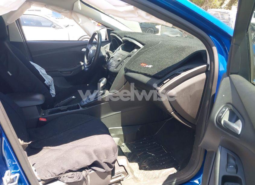 Photo 5 of 2018 Ford Focus SE (VIN 1FADP3K20JL312953)