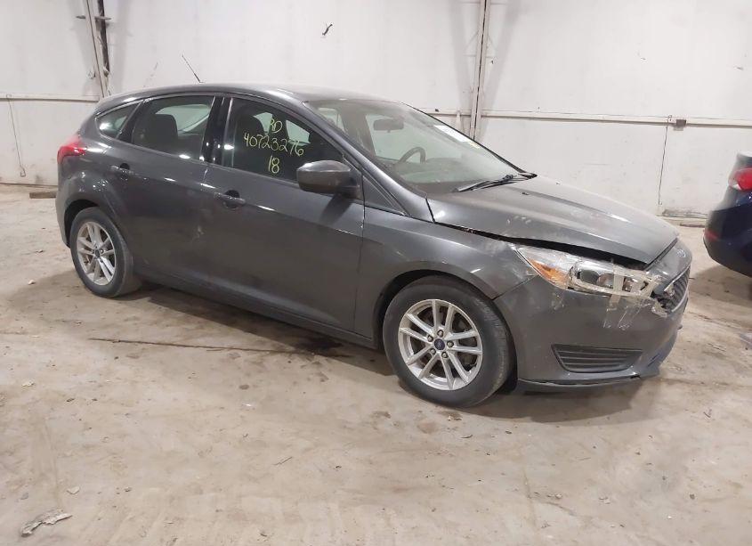 2018 Ford Focus SE (VIN 1FADP3K20JL320650) main photo