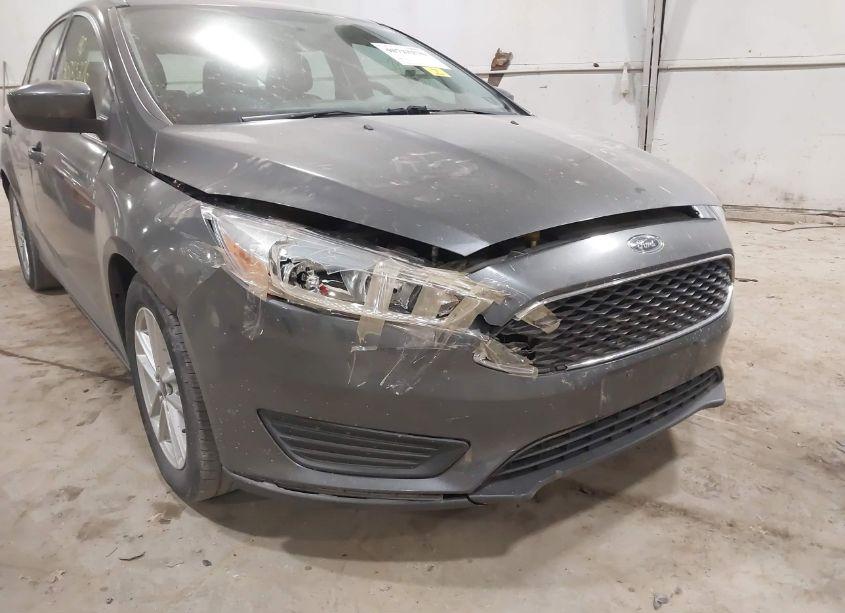 Photo 6 of 2018 Ford Focus SE (VIN 1FADP3K20JL320650)