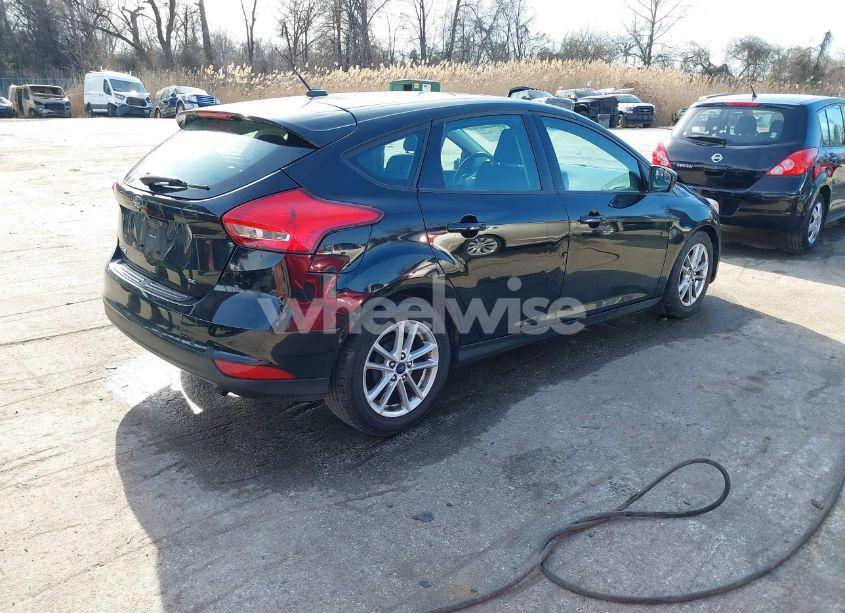 Photo 4 of 2018 Ford Focus SE (VIN 1FADP3K20JL332359)