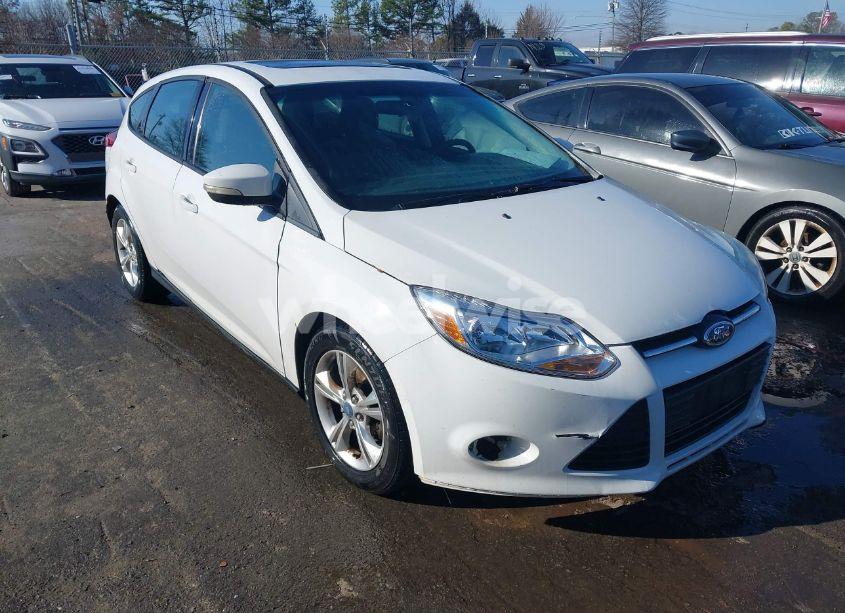 2013 Ford Focus SE (VIN 1FADP3K21DL117397) main photo