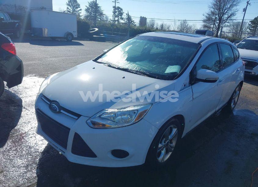 Photo 2 of 2013 Ford Focus SE (VIN 1FADP3K21DL117397)