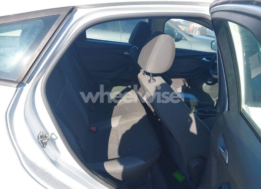 Photo 8 of 2013 Ford Focus SE (VIN 1FADP3K21DL117397)