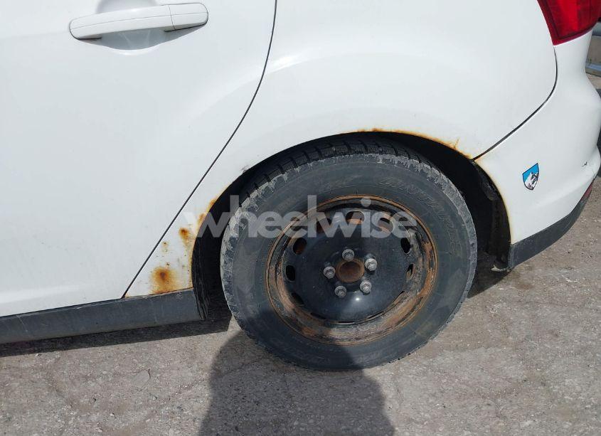 Photo 12 of 2013 Ford Focus SE (VIN 1FADP3K21DL133924)