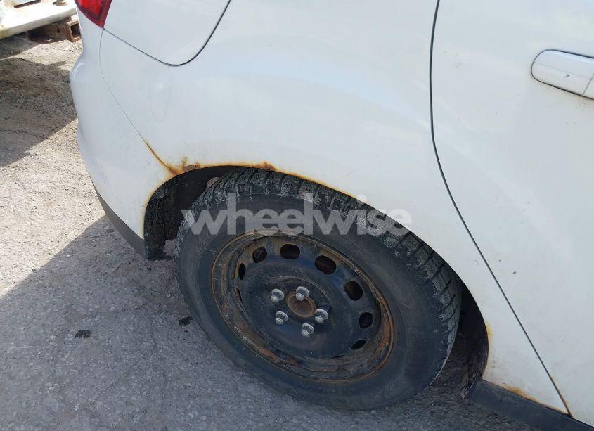 Photo 15 of 2013 Ford Focus SE (VIN 1FADP3K21DL133924)