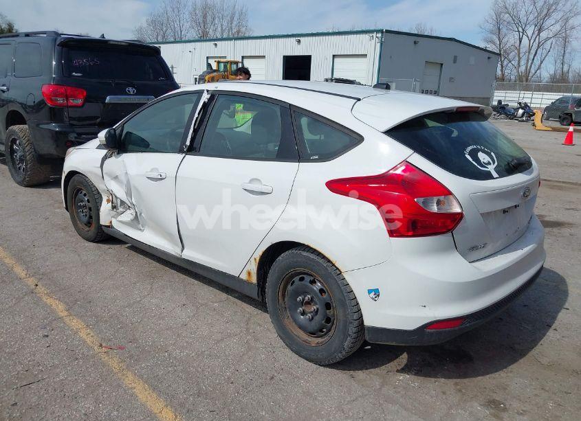 Photo 3 of 2013 Ford Focus SE (VIN 1FADP3K21DL133924)