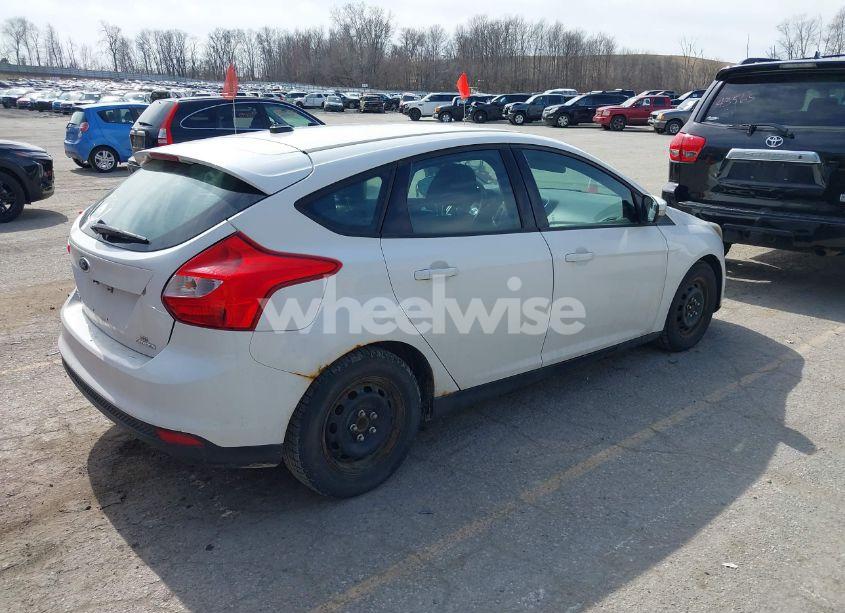 Photo 4 of 2013 Ford Focus SE (VIN 1FADP3K21DL133924)