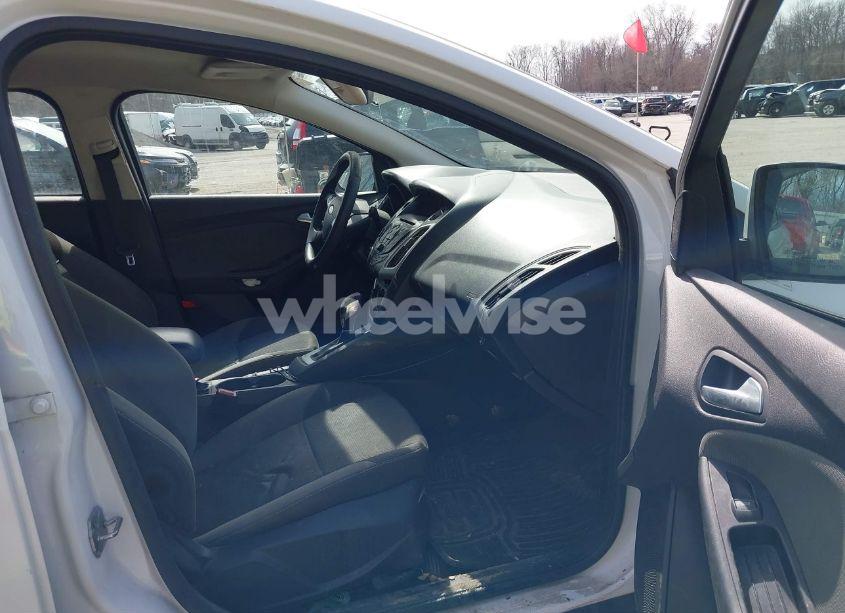 Photo 5 of 2013 Ford Focus SE (VIN 1FADP3K21DL133924)