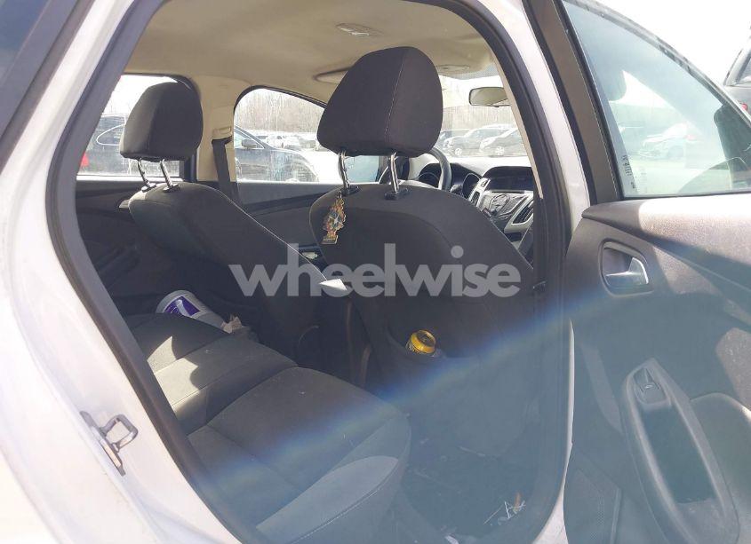 Photo 8 of 2013 Ford Focus SE (VIN 1FADP3K21DL133924)