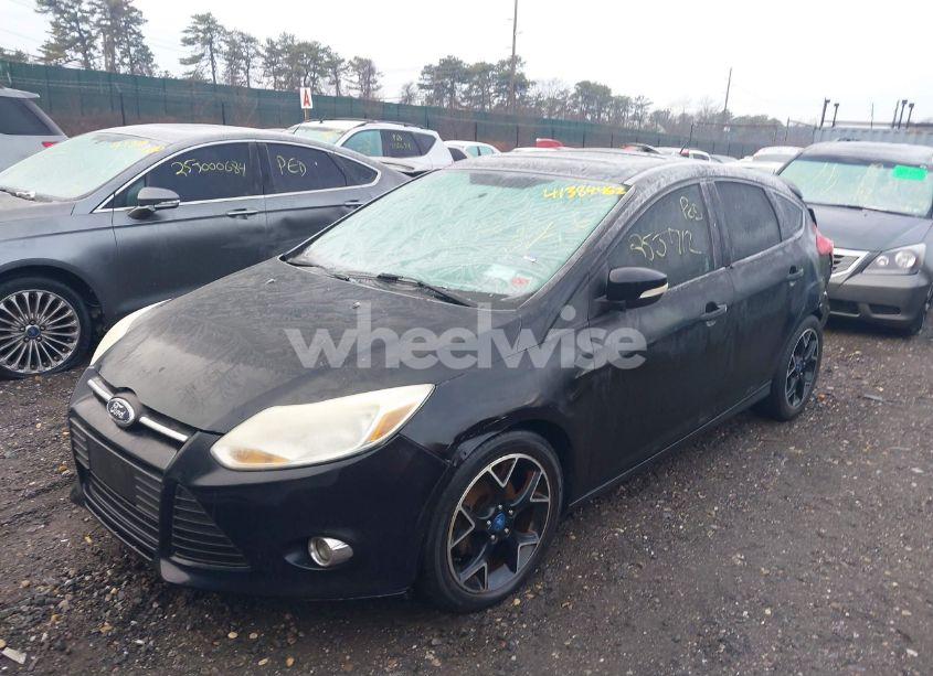 Photo 2 of 2013 Ford Focus SE (VIN 1FADP3K21DL173954)