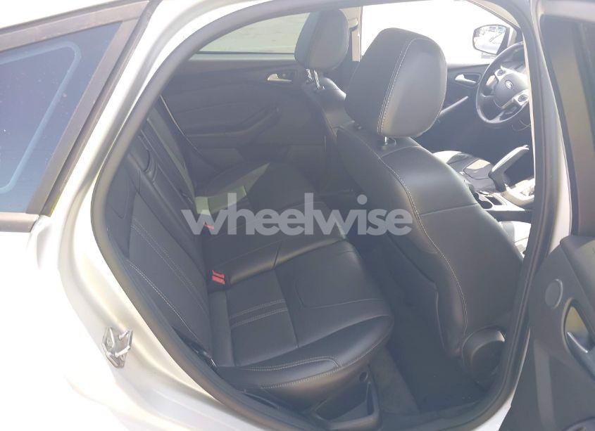 Photo 8 of 2013 Ford Focus SE (VIN 1FADP3K21DL196196)