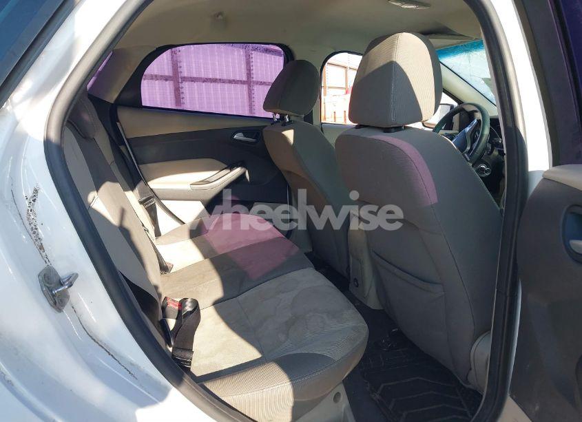 Photo 8 of 2013 Ford Focus SE (VIN 1FADP3K21DL237667)