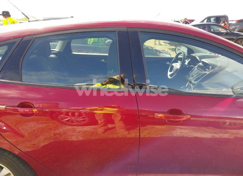 Photo 13 of 2013 Ford Focus SE (VIN 1FADP3K21DL240892)