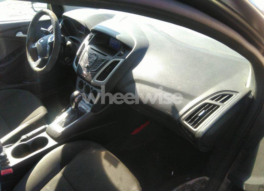 Photo 5 of 2013 Ford Focus SE (VIN 1FADP3K21DL241671)
