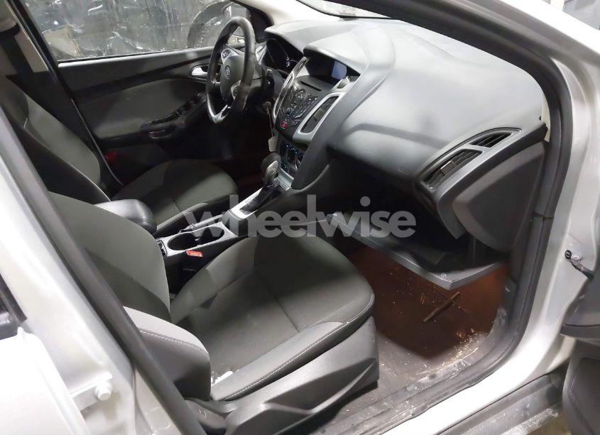 Photo 5 of 2013 Ford Focus SE (VIN 1FADP3K21DL298064)