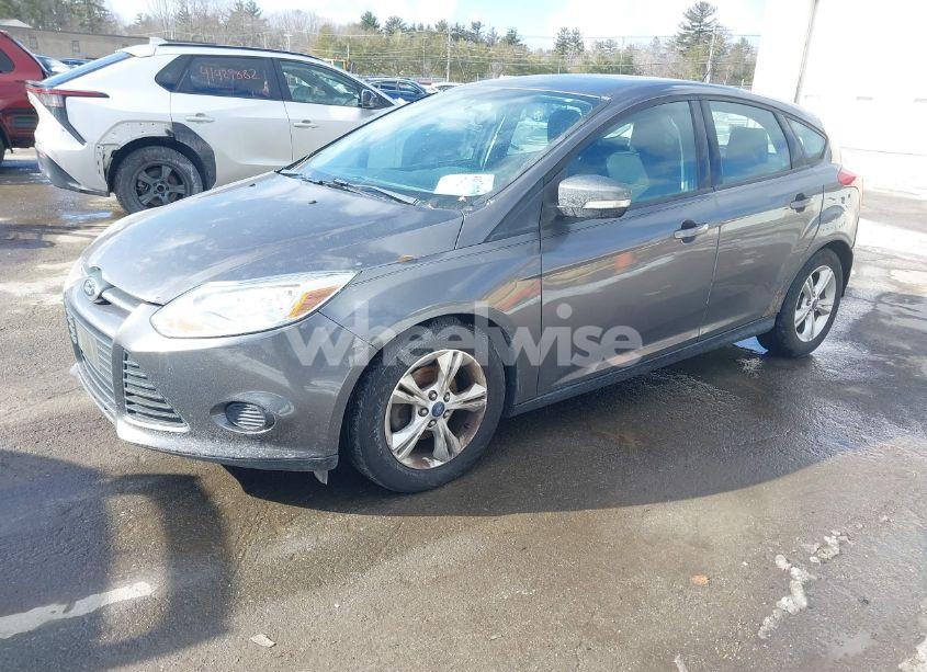 Photo 2 of 2013 Ford Focus SE (VIN 1FADP3K21DL317129)